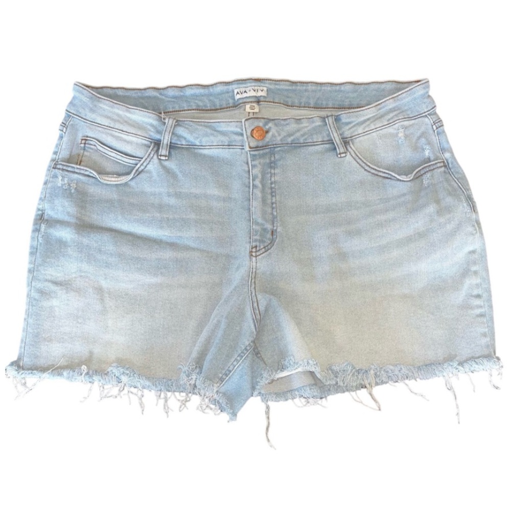 Ava & Viv Light Wash Frayed Hem Denim Jean Shorts